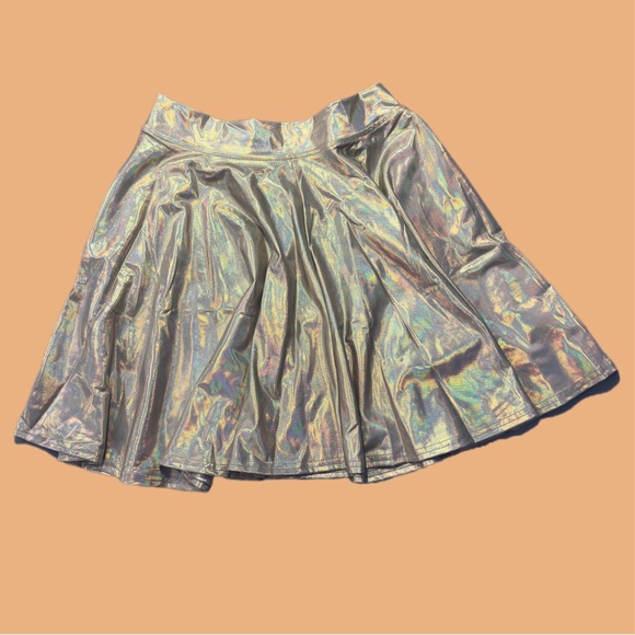 Shiny Liquid Metallic Holographic Pleated Flared Mini Skater Skirt - Picture 2 of 5